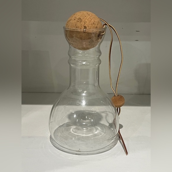 WILL NOT TAKE LESS Vintage 1970's  PYREX Glass Wine Decanter with Cork Ball - Picture 1 of 4
